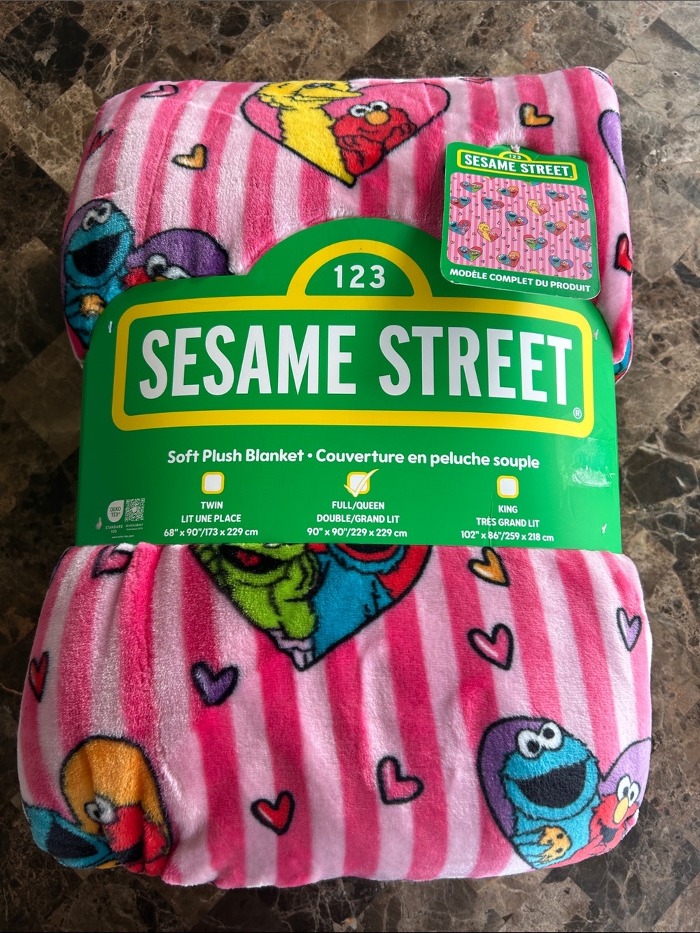 NWT 🆕 Sesame Street Soft Plush Blanket for Queen Bed 90x90” (229x229 cm)